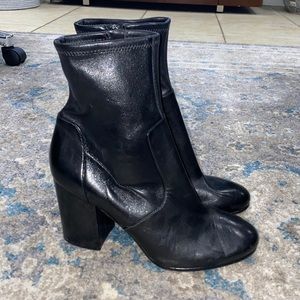 Via Spiga leather booties size 10. Lightly worn / great condition. Zippers work